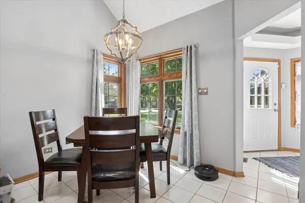 7116 W 168th ST, Tinley Park, IL 60477