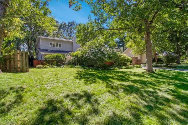 305 Dunbar RD, Mundelein, IL 60060