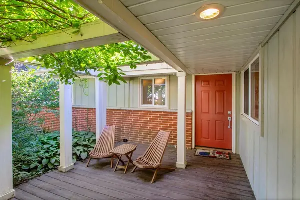 305 Dunbar RD, Mundelein, IL 60060