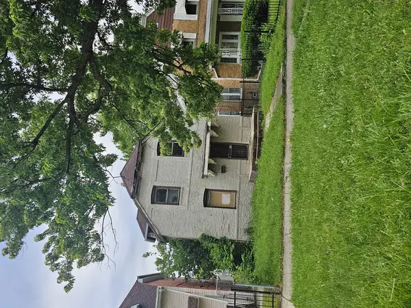 8852 S Michigan AVE, Chicago, IL 60619