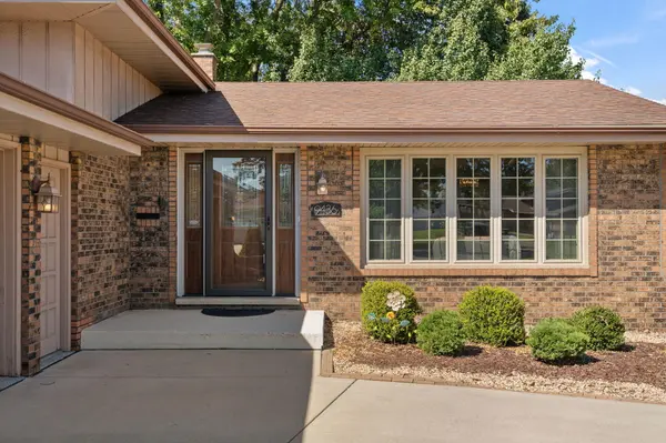9436 Verbena DR, Munster, IN 46321