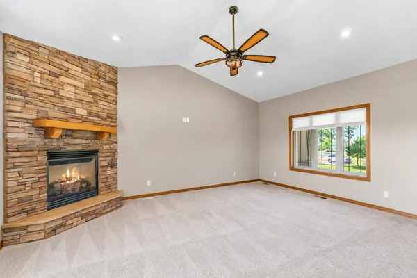 930 Aspen CIR, Watertown, MN 55388