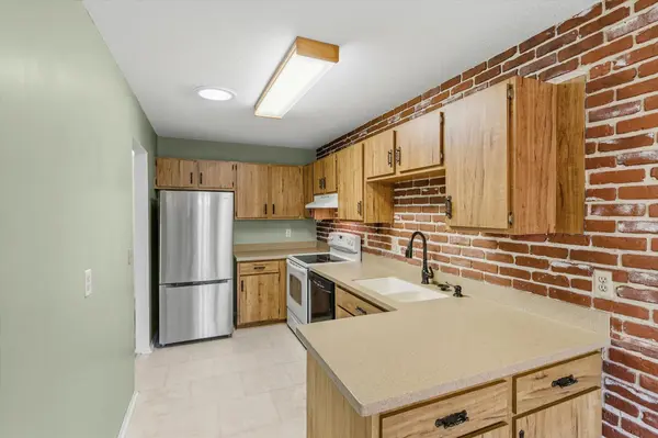 4113 Sylvia LN S, Shoreview, MN 55126