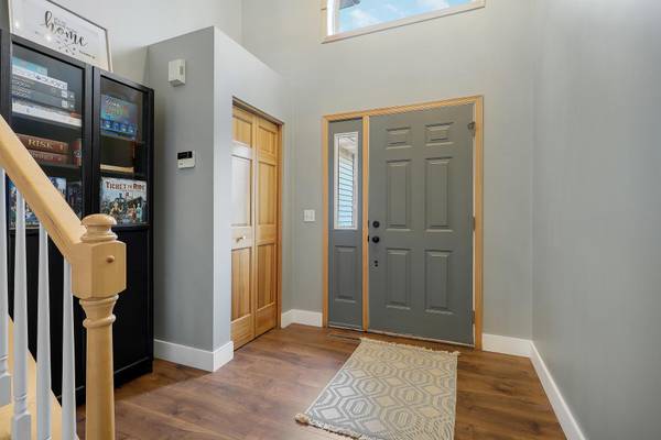 205 Butternut CIR, Carver, MN 55315