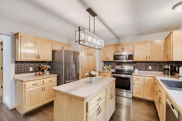 752 Melville CIR, Hastings, MN 55033