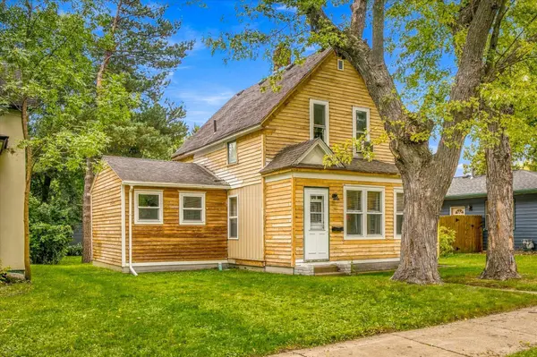 637 3rd AVE SW, Cambridge, MN 55008