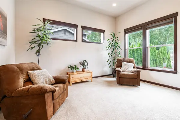 16827 114th DR NE, Arlington, WA 98223