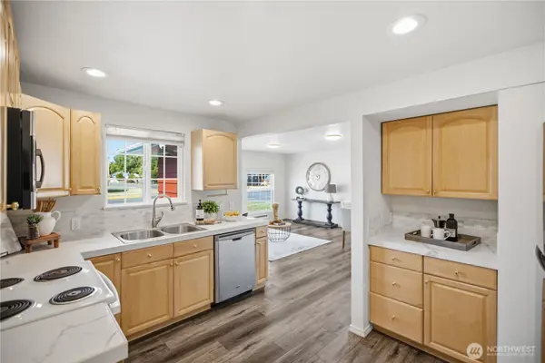626 9th AVE SE, Puyallup, WA 98372