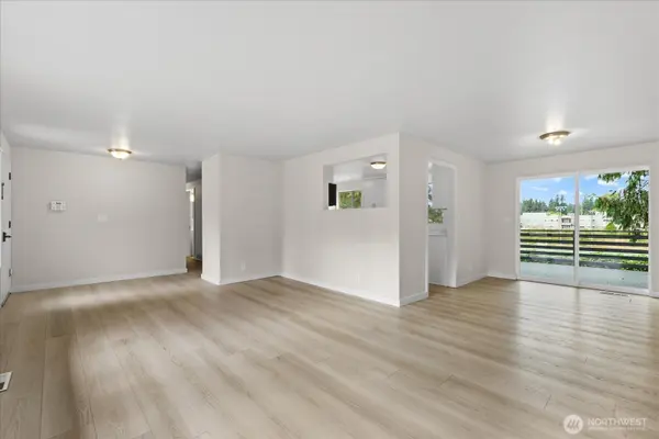 5819 172nd PL SW, Lynnwood, WA 98037