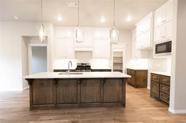 9228 NW 119th ST, Yukon, OK 73099