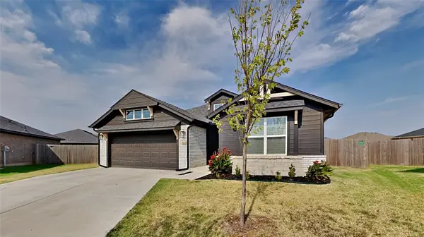 701 Caladium DR, Yukon, OK 73099