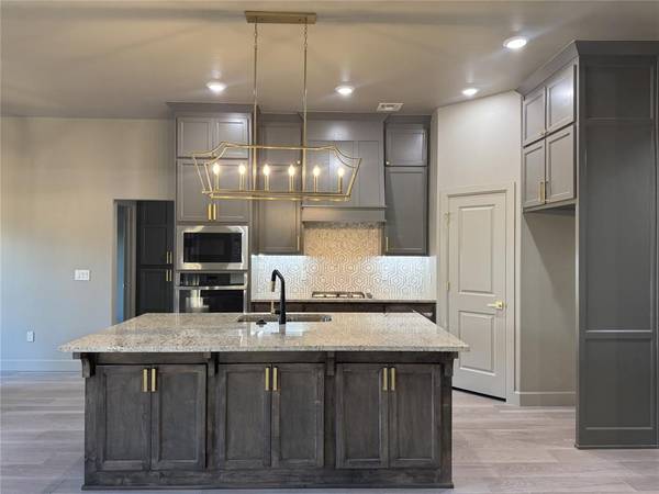 16024 Navarra WAY, Oklahoma City, OK 73170