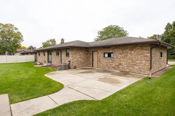 4810 W WILDFLOWER LN, Appleton, WI 54914