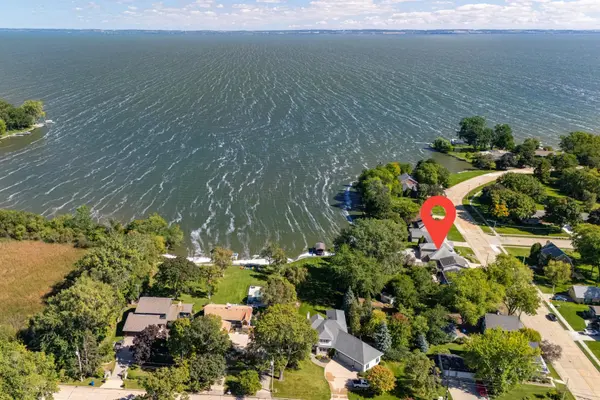 1936 E MURDOCK AVE, Oshkosh, WI 54901-2536