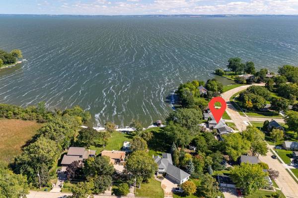 1936 E MURDOCK AVE, Oshkosh, WI 54901-2536