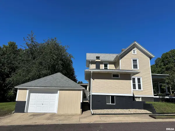 308 S PINE ST, Washington, IL 61571
