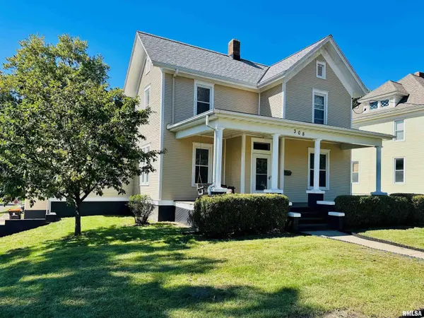 308 S PINE ST, Washington, IL 61571