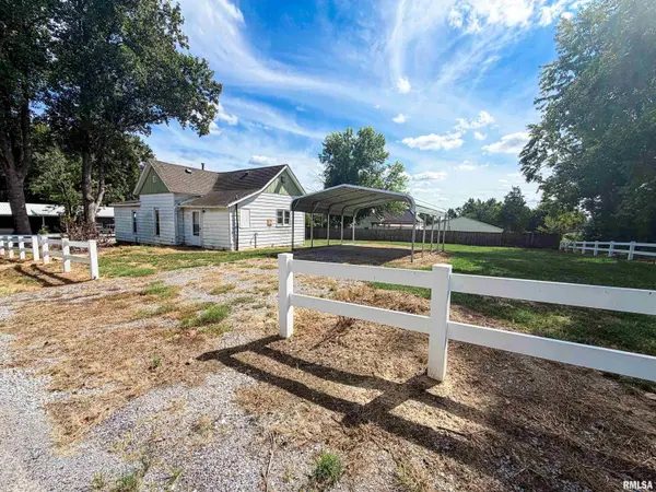 1613 ELDORADO ST, Eldorado, IL 62930