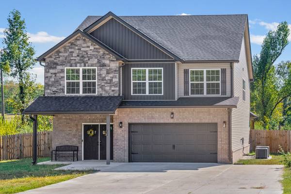 602 Eva Dr, Clarksville, TN 37042