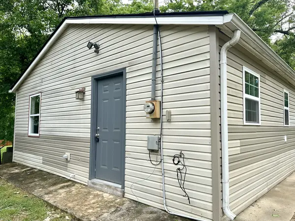 3051/2 Locust St #A, Clarksville, TN 37042