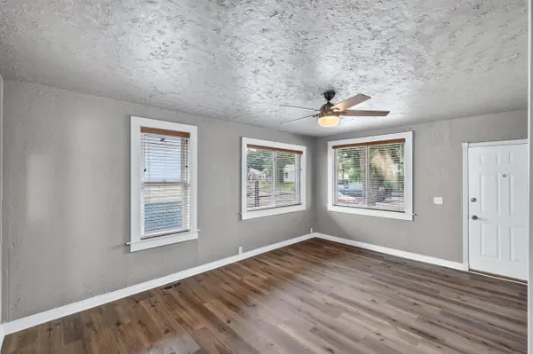 829 Crown Ave, Spokane, WA 99207