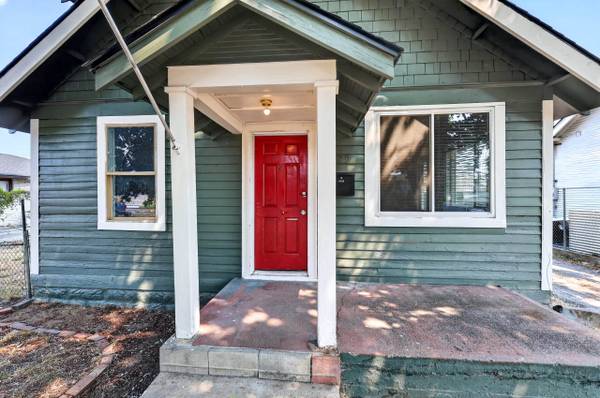 829 Crown Ave, Spokane, WA 99207