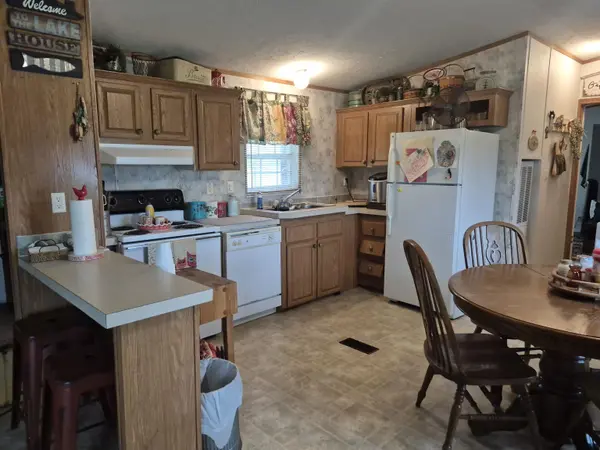 402 Eureka Lake, Eureka, KS 67045