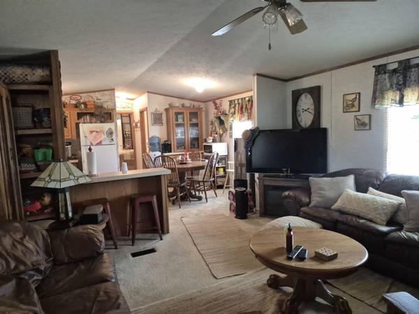 402 Eureka Lake, Eureka, KS 67045