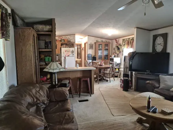 402 Eureka Lake, Eureka, KS 67045