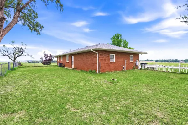 9693 NE 10th Ave, Murdock, KS 67111