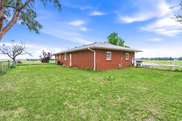 9693 NE 10th Ave, Murdock, KS 67111