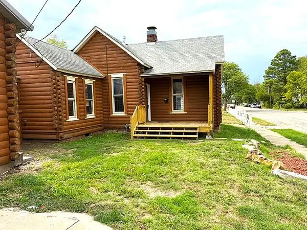 816 W 3rd ST, Joplin, MO 64801