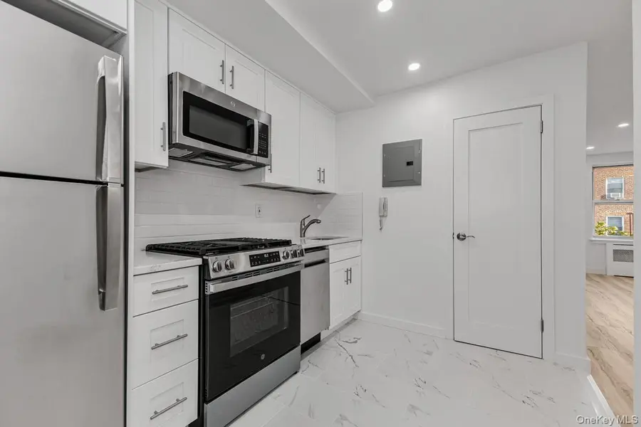 67-14 108th ST #6D, Forest Hills, NY 11375