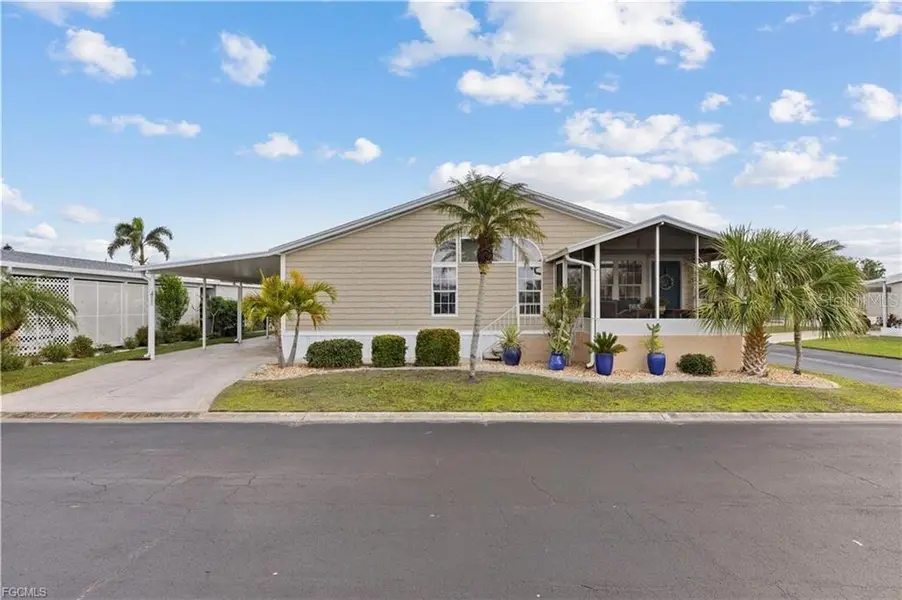 1000 KINGS HWY #438, Port Charlotte, FL 33980