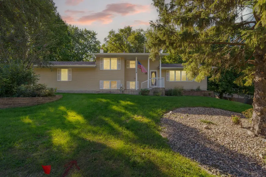 1320 11th AVE NE, Faribault, MN 55021