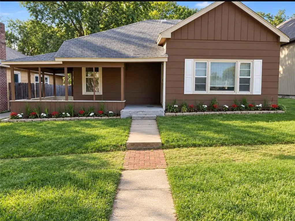 316 Vine ST, Leavenworth, KS 66048