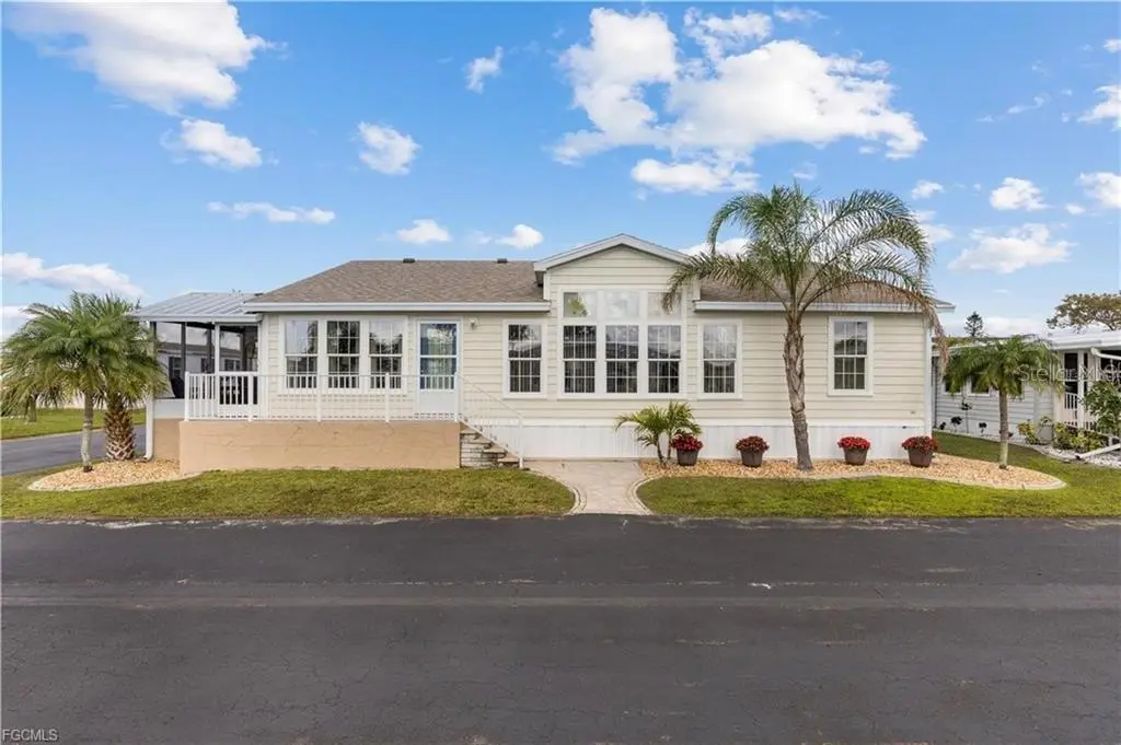 1000 KINGS HWY #438, Port Charlotte, FL 33980