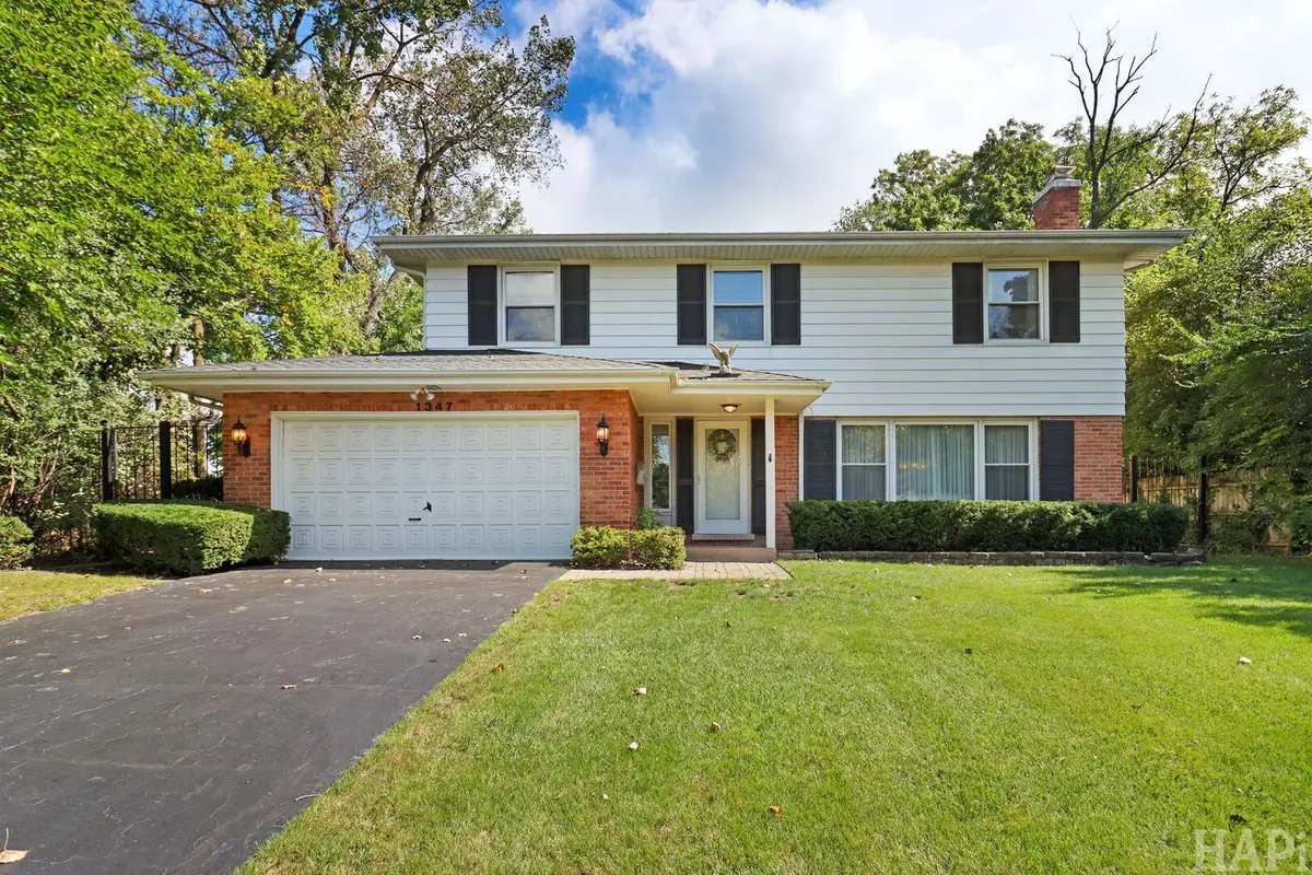1347 Sleepy Hollow RD, Glenview, IL 60025