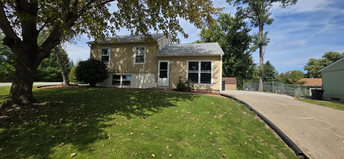 1325 102nd AVE, Rock Island, IL 61201