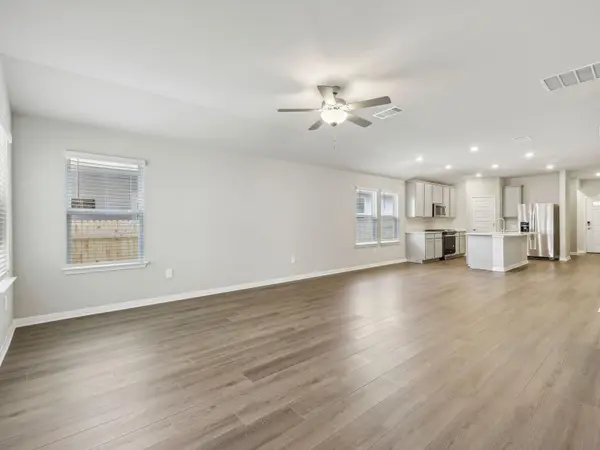 528 Fantail DR, Georgetown, TX 78674