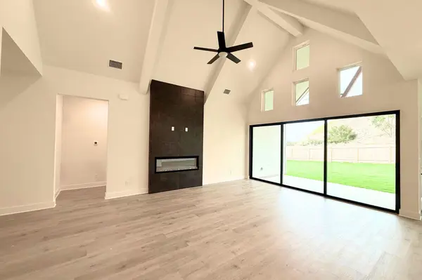 1517 Shelby LN, Georgetown, TX 78628
