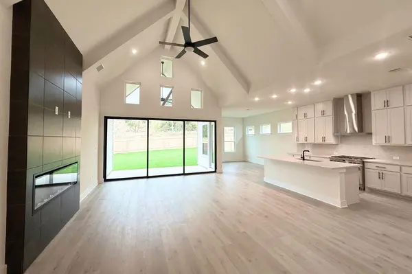 1517 Shelby LN, Georgetown, TX 78628