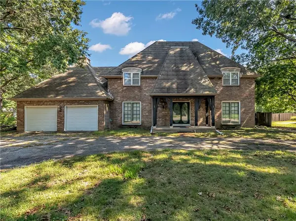 1000 S Stratford RD, Olathe, KS 66062
