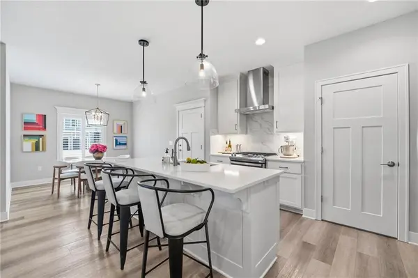 15264 W 171st TER, Olathe, KS 66062