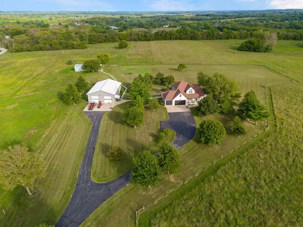 19505 S Raffurty RD, Pleasant Hill, MO 64080