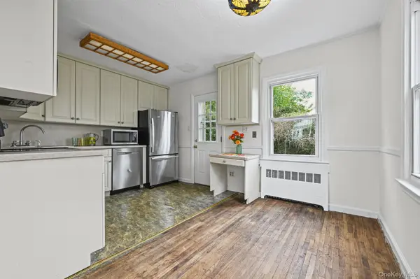32 Brenner AVE, Bethpage, NY 11714
