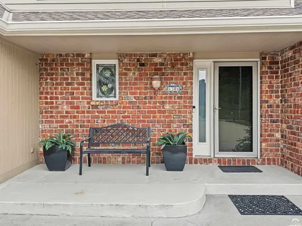 4308 Wimbledon DR, Lawrence, KS 66047