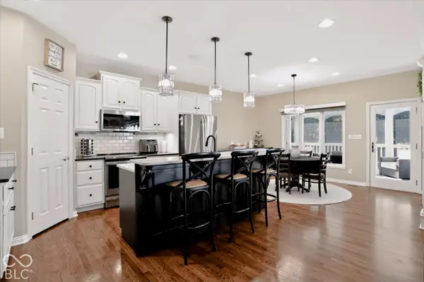 1055 Old Eagle WAY, Greenwood, IN 46143