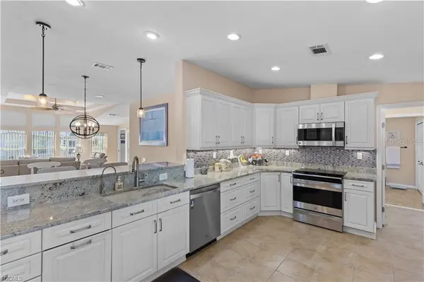 1000 KINGS HWY #438, Port Charlotte, FL 33980