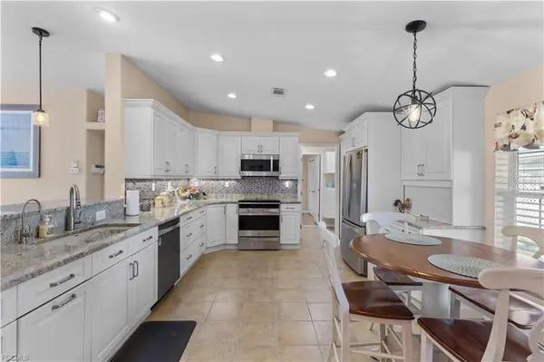 1000 KINGS HWY #438, Port Charlotte, FL 33980